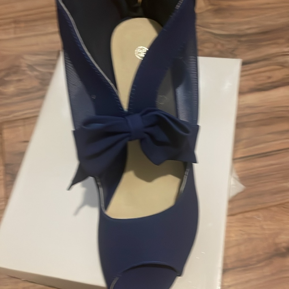 Heels - Picture 3 of 6
